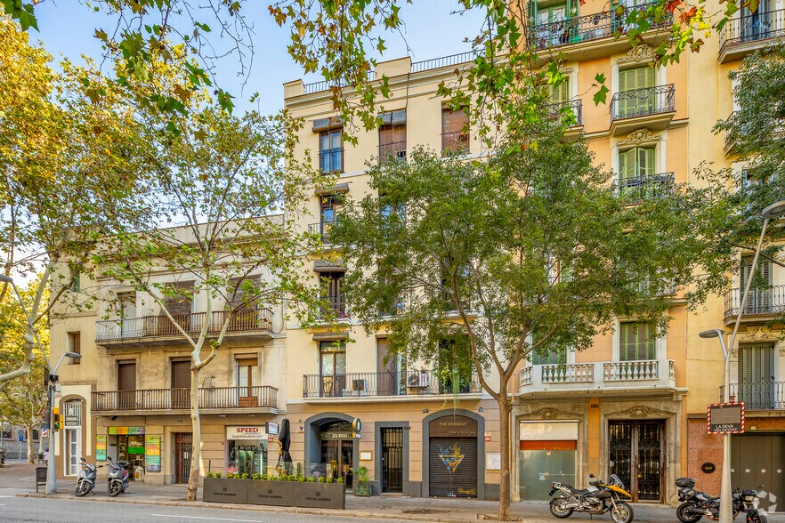 Local commercial dans Barcelone, Barcelona à louer - Photo de l’immeuble – Image 2 sur 2
