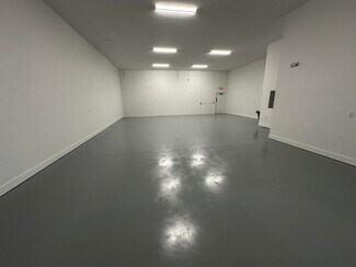 Plus de détails pour 2131-2141 SW Conant Ave Port, Port Saint Lucie, FL - Industriel/Logistique à louer