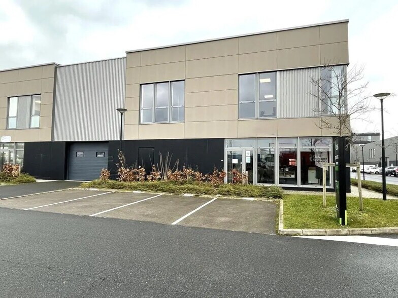 Bureau dans Lesquin à louer - Photo de l’immeuble – Image 1 sur 9