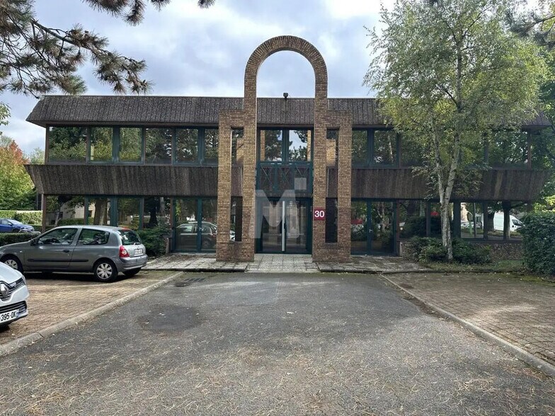 Bureau dans Orsay à louer - Photo de l’immeuble – Image 1 sur 4