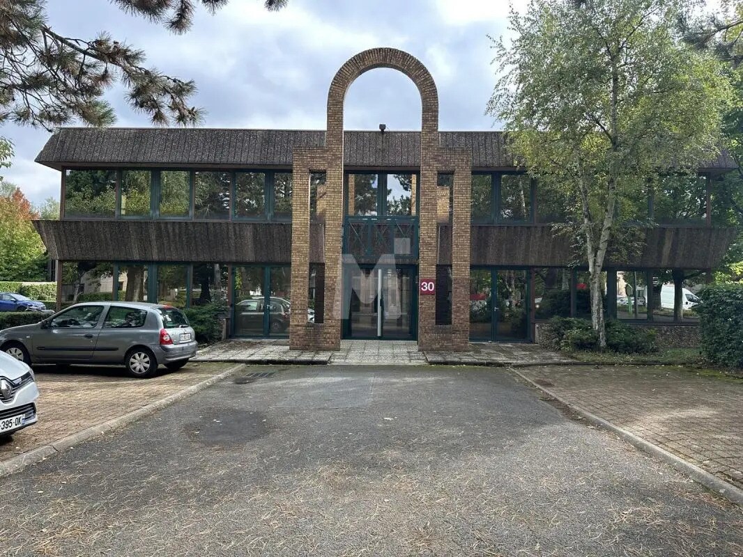 Bureau dans Orsay à louer Photo de l’immeuble– Image 1 sur 5