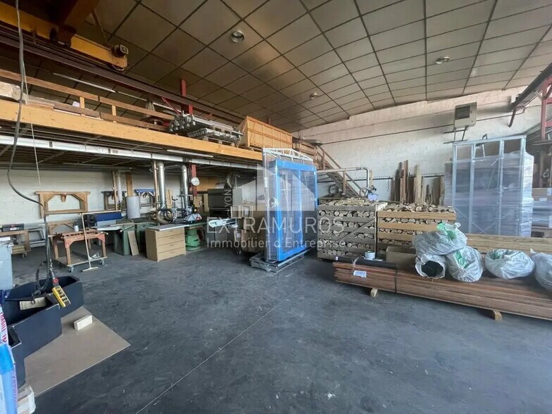 Local d’activités dans Beauvallon à louer - Photo de l’immeuble – Image 3 sur 9