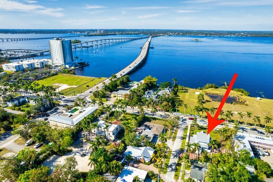 2582 First St, Fort Myers, FL à vendre - Aérien – Image 2 sur 12
