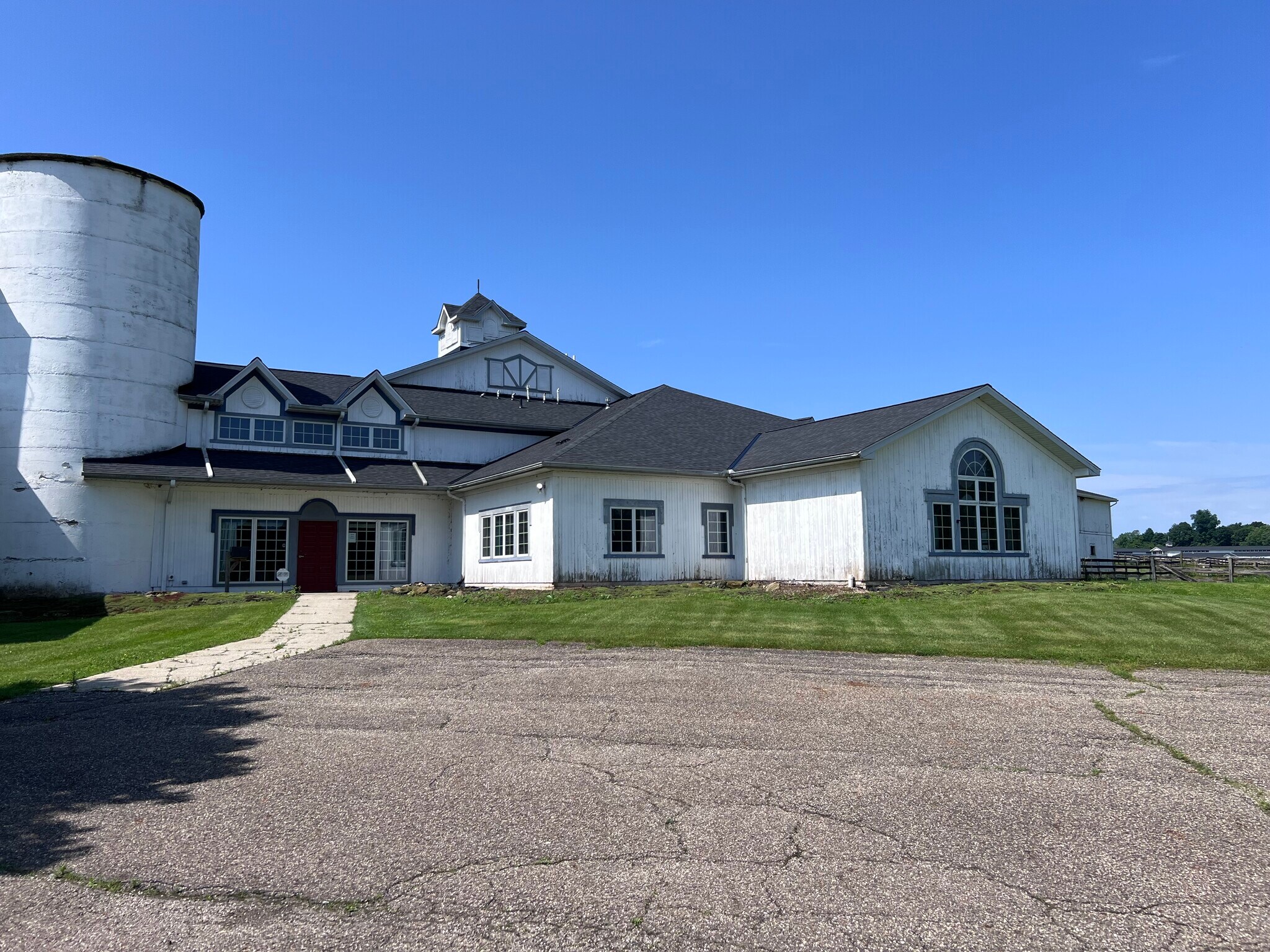 8261 Diagonal Rd, Streetsboro, OH à louer Photo de l’immeuble– Image 1 sur 9
