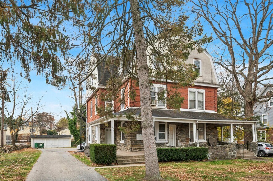 107 Walnut Ave, Ardmore, PA à vendre - Photo de l’immeuble – Image 2 sur 55