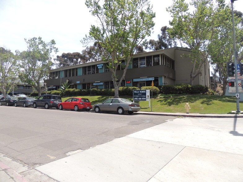3211 Holiday Ct, La Jolla, CA à louer - Photo de l’immeuble – Image 1 sur 2
