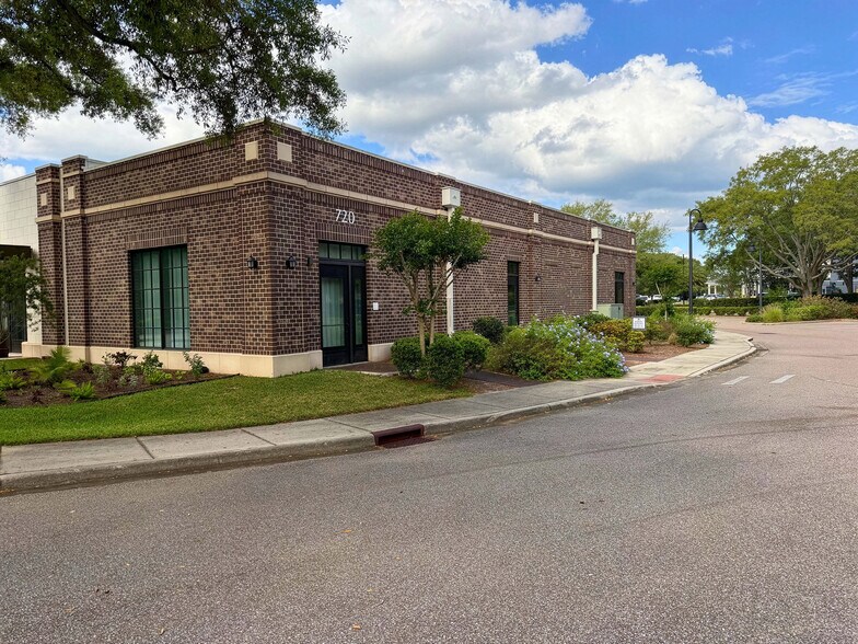 720 Currency Cir, Lake Mary, FL à vendre - Photo de l’immeuble – Image 2 sur 6