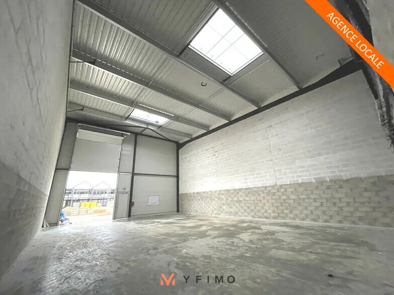 Local d'activités dans Flins-sur-Seine à vendre - Photo de l’immeuble – Image 1 sur 5