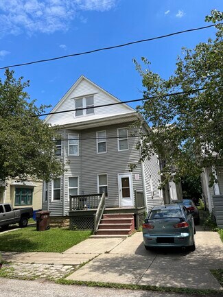 Plus de détails pour 3715 E 61st St, Cleveland, OH - Logement à vendre