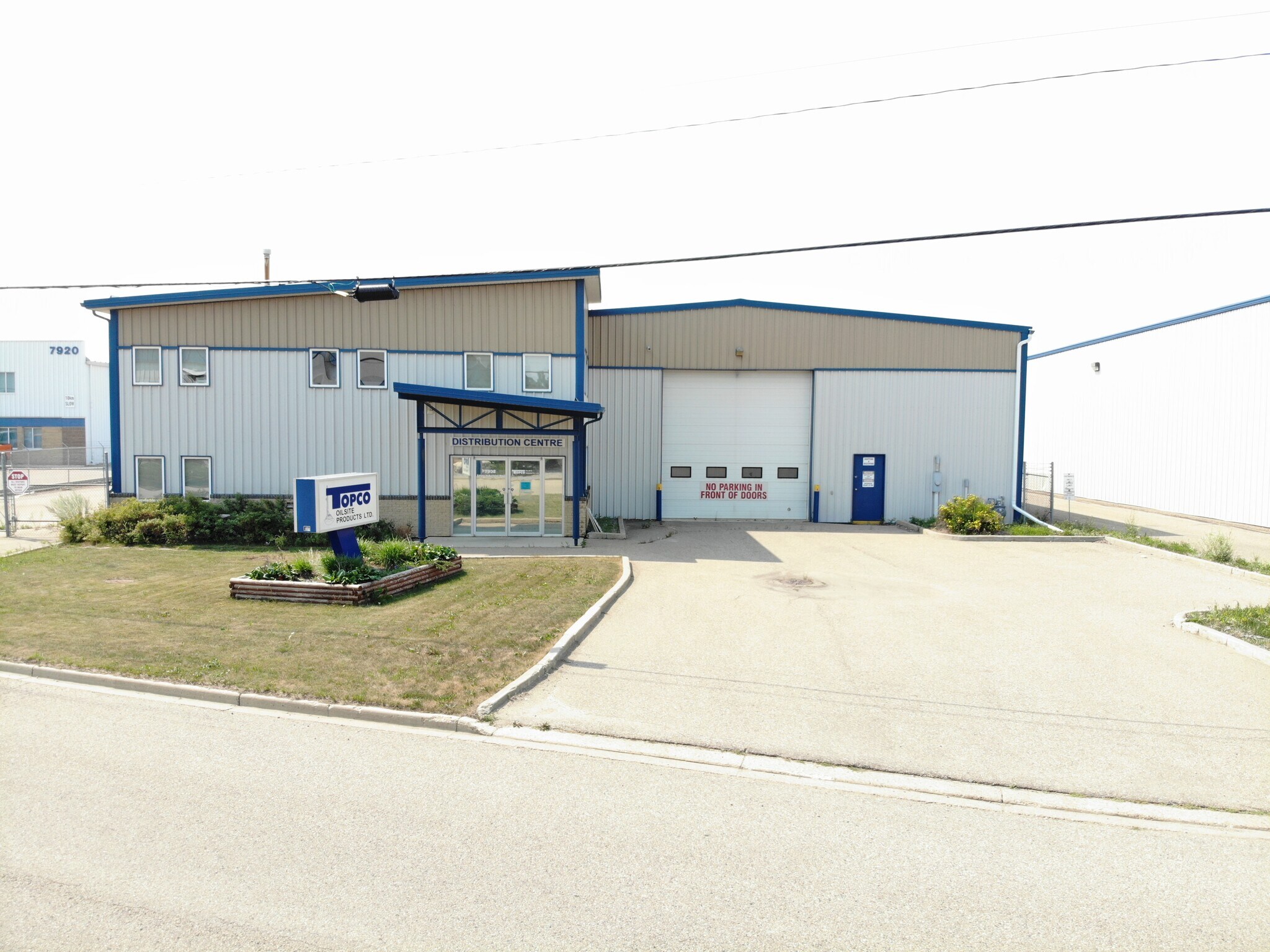 7932 Edgar Industrial Way, Red Deer, AB à louer Photo de l’immeuble– Image 1 sur 14