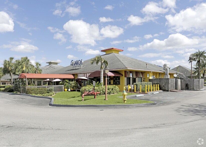 3333 N University Dr, Hollywood, FL à louer - Photo de l’immeuble – Image 3 sur 20