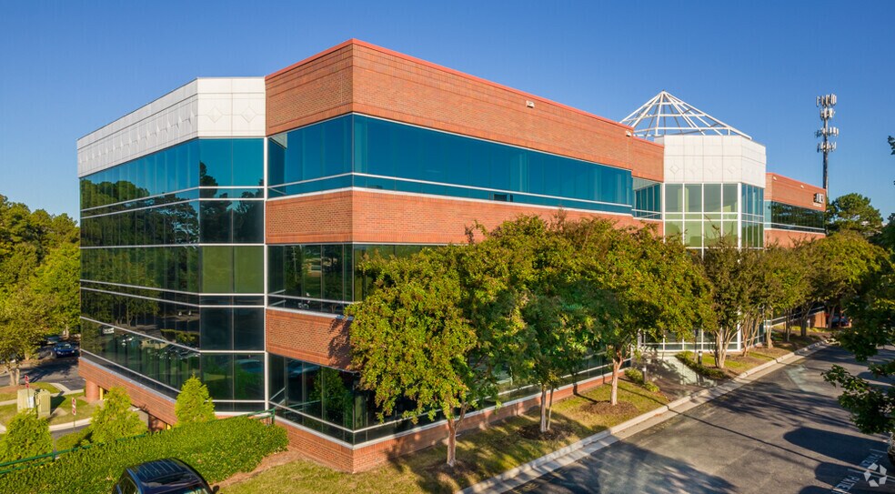 2709 Blue Ridge Rd, Raleigh, NC à louer - Photo principale – Image 1 sur 12