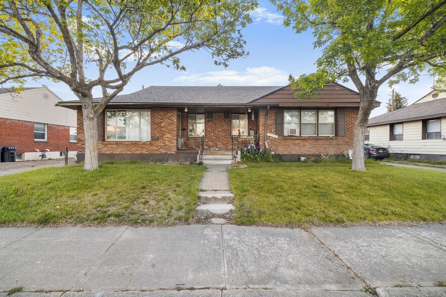 560-562 Holbrook Dr, Idaho Falls, ID à vendre - Photo de l’immeuble – Image 2 sur 2