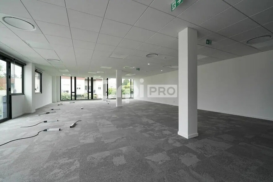 415 Allée Des Frènes, Limonest à louer - Photo de l’immeuble – Image 1 sur 10