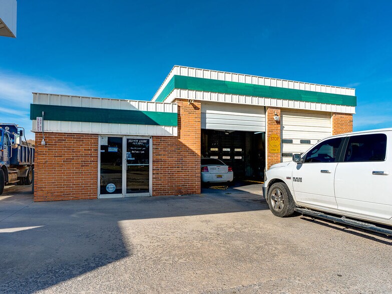 801 N Broadway Ave, Ada, OK à louer - Photo de l’immeuble – Image 2 sur 17