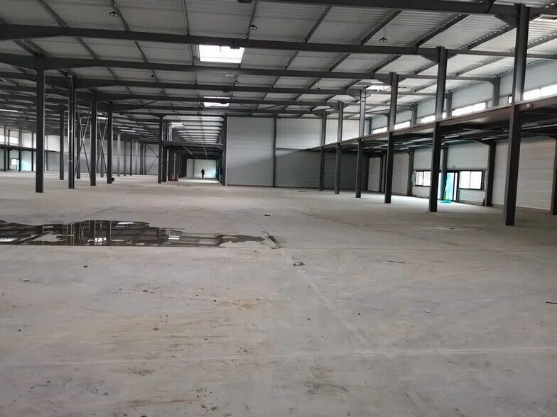 Industriel/Logistique dans Aulnay-sous-Bois à louer - Photo de l’immeuble – Image 3 sur 18