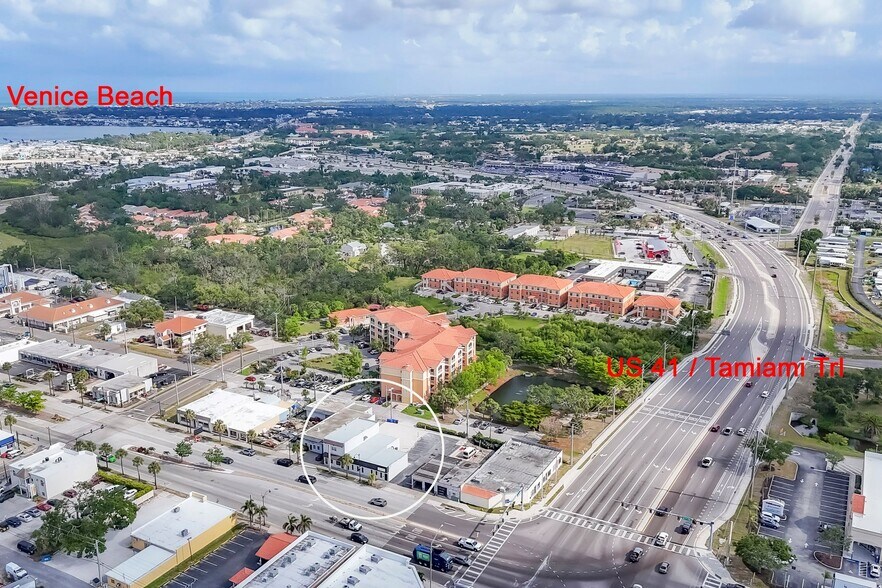 641-645 E Venice Ave, Venice, FL à louer - Photo de l’immeuble – Image 2 sur 51