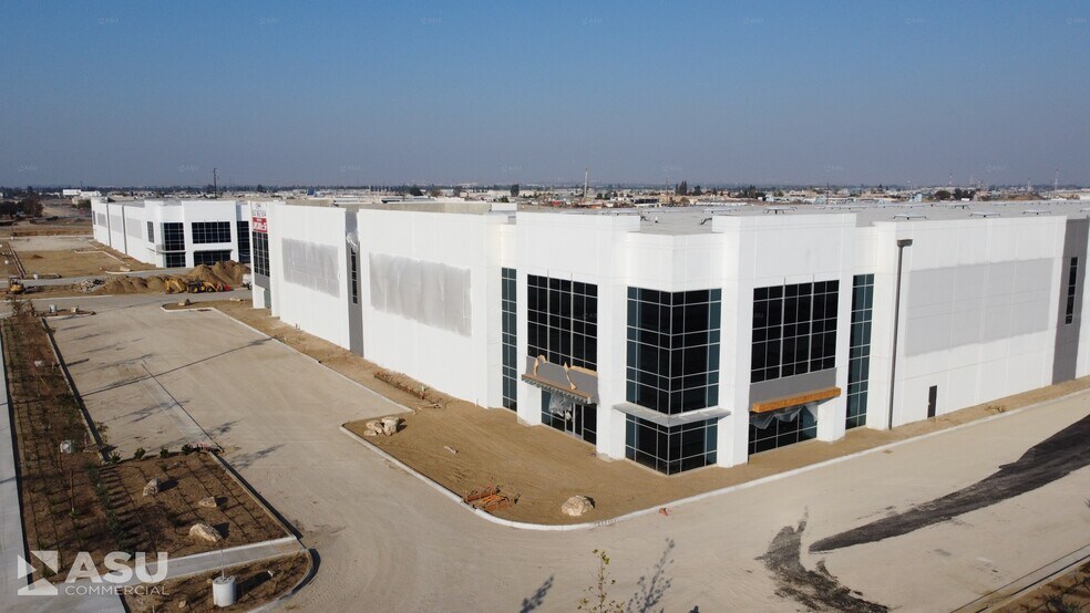 2152 Coffee Rd, Bakersfield, CA à louer - Photo de l’immeuble – Image 3 sur 21