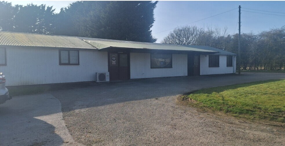 Dalton Ln, Roos à louer - Photo principale – Image 1 sur 3