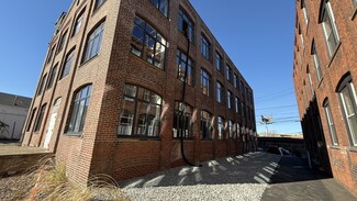 Plus de détails pour 347 Railroad Ave, Bridgeport, CT - Logement à vendre