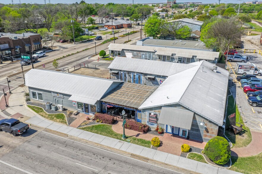814 S Main St, Grapevine, TX à vendre - Photo principale – Image 1 sur 15