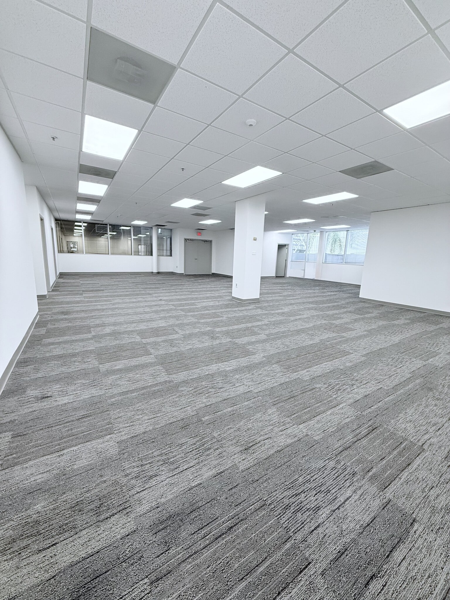 4406 W Linebaugh Ave, Tampa, FL à louer Photo intérieure– Image 1 sur 6