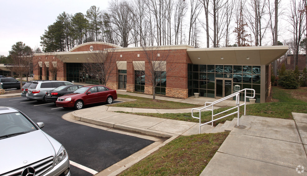 4255 Johns Creek Pky, Suwanee, GA à louer - Photo principale – Image 1 sur 3