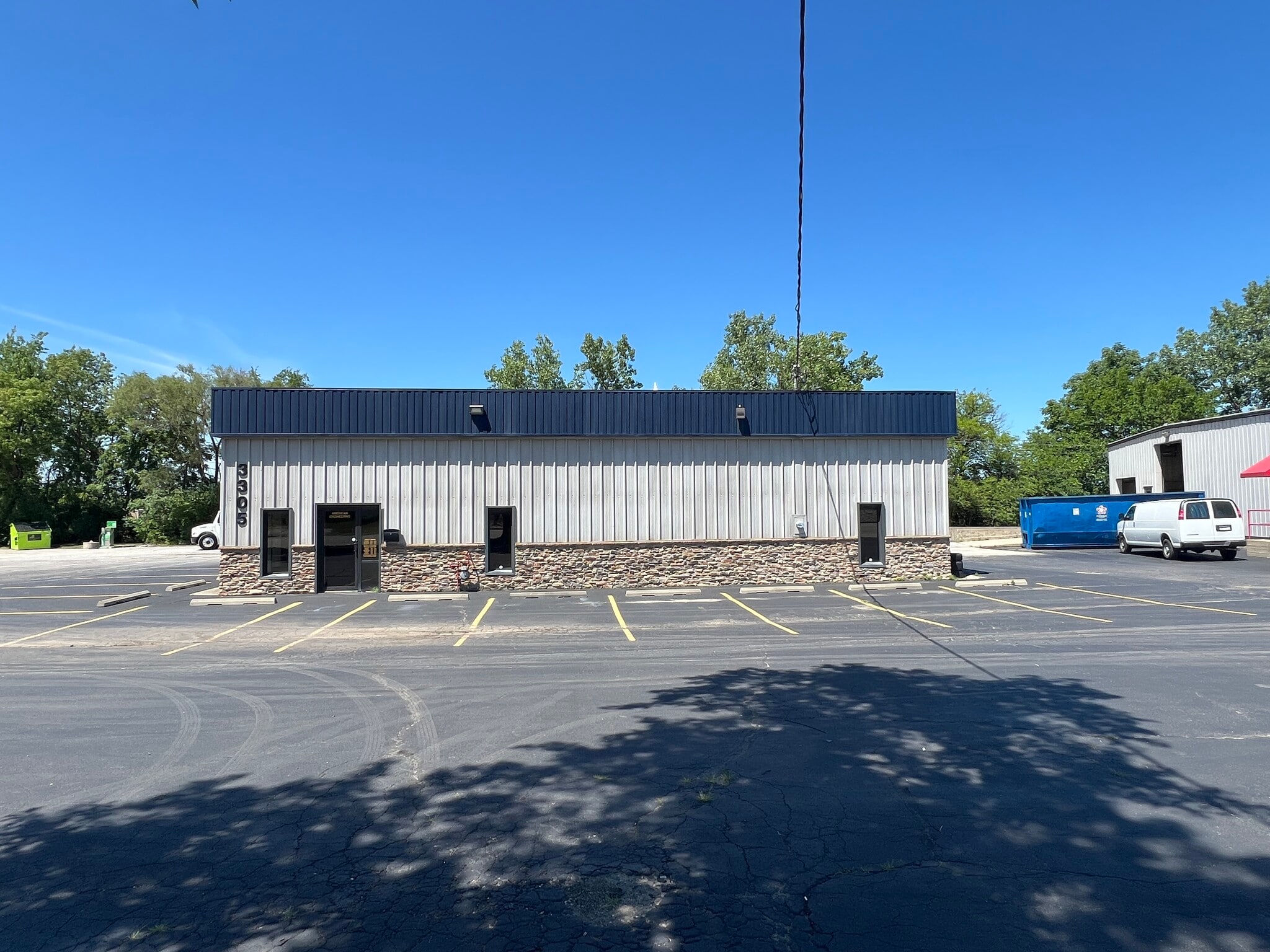 3305 E Washington Blvd, Fort Wayne, IN à louer Photo principale– Image 1 sur 7