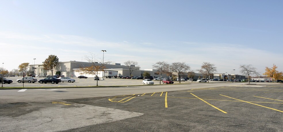 3000-4900 Midway Mall, Elyria, OH à louer - Photo de l’immeuble – Image 2 sur 13