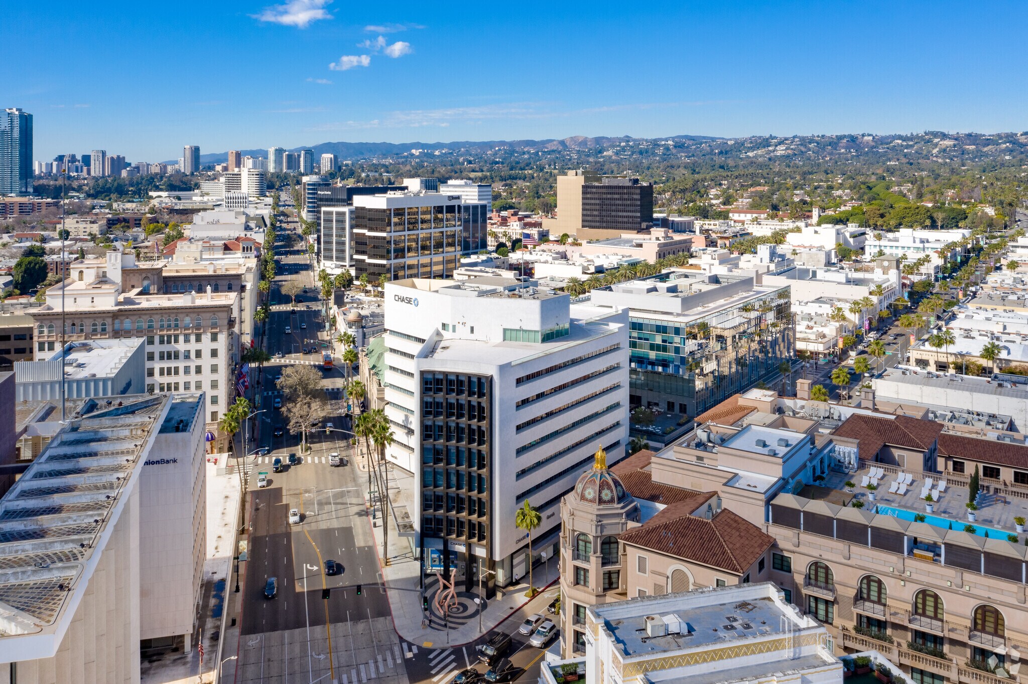 9465 Wilshire Blvd, Beverly Hills, CA à louer Aérien– Image 1 sur 24