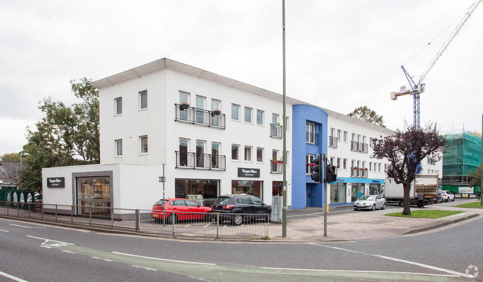 New Zealand Ave, Walton On Thames à louer - Photo principale – Image 1 sur 20