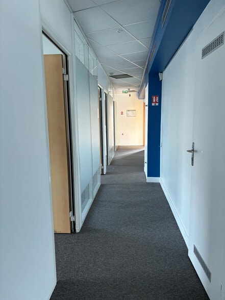 33 Avenue De Wagram, Paris à louer - Photo de l’immeuble – Image 3 sur 8