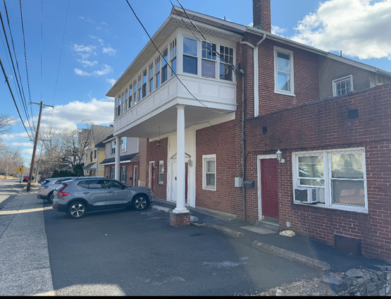100 Green St, Doylestown, PA à vendre - Photo de l’immeuble – Image 3 sur 10