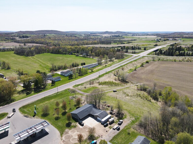 359 Elm st, New Auburn, WI à vendre - Photo de l’immeuble – Image 2 sur 40