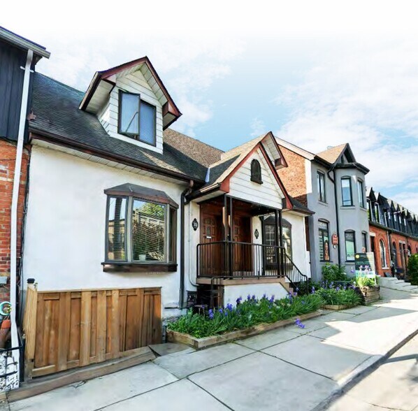 15-17 Belmont St, Toronto, ON à vendre - Photo de l’immeuble – Image 2 sur 30