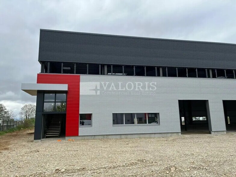 Local d’activités dans Dagneux à louer - Photo de l’immeuble – Image 3 sur 7