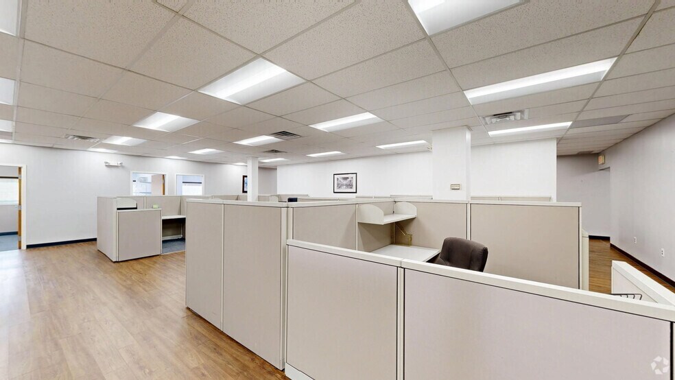 21-00 State Route 208, Fair Lawn, NJ à louer - Numérisation 3D Matterport – Image 2 sur 19