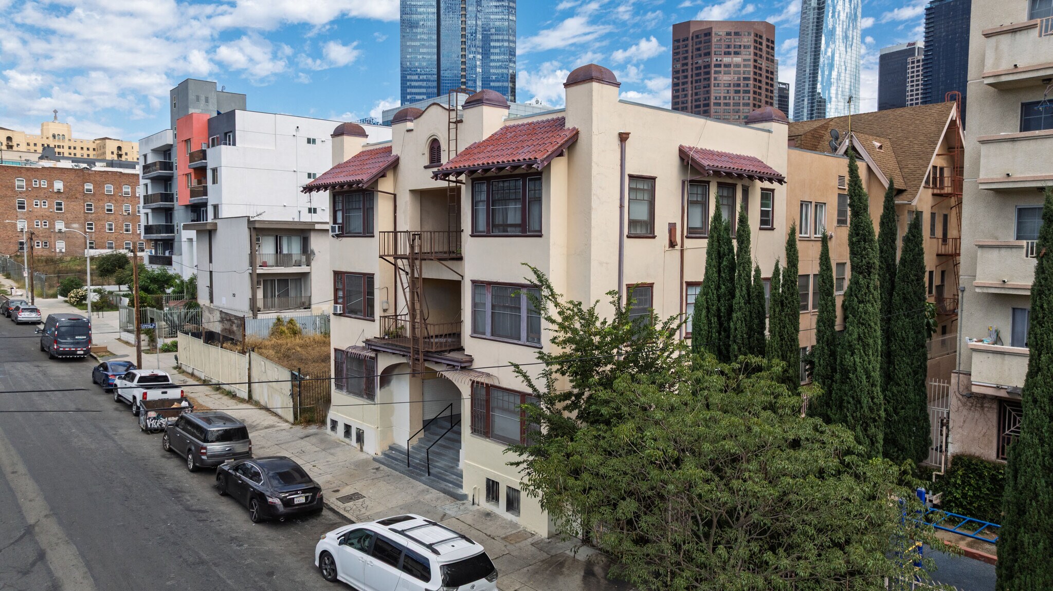 762 Hartford Ave, Los Angeles, CA à vendre Photo de l’immeuble– Image 1 sur 12