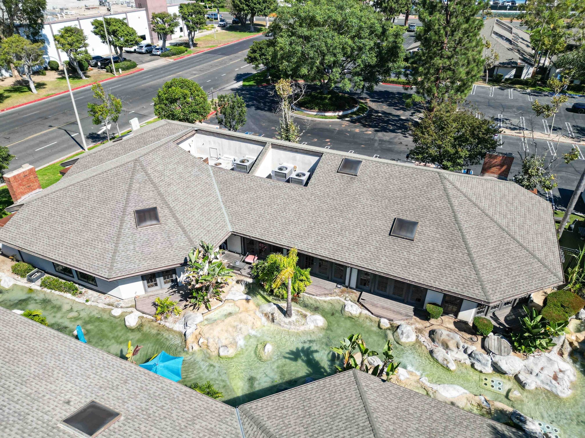 3151 Airway Ave, Costa Mesa, CA à vendre Photo de l’immeuble– Image 1 sur 13