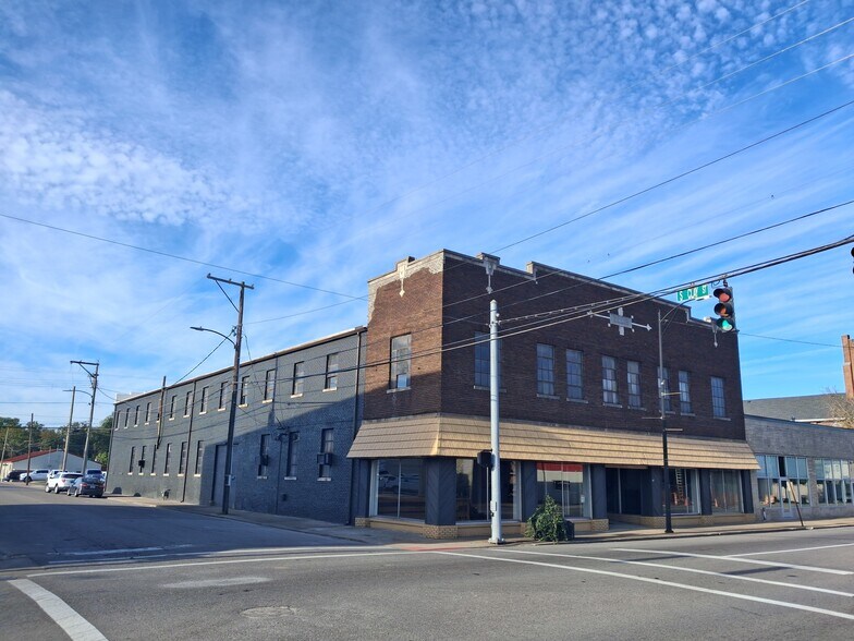 323 E 9th St, Hopkinsville, KY à louer - Photo de l’immeuble – Image 2 sur 5