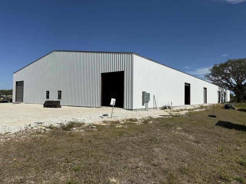1401 Commerce dr, LaBelle, FL à louer - Photo de l’immeuble – Image 2 sur 6