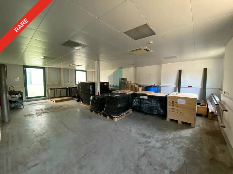 Local d'activités dans Baillet-en-France à vendre - Photo de l’immeuble – Image 1 sur 9