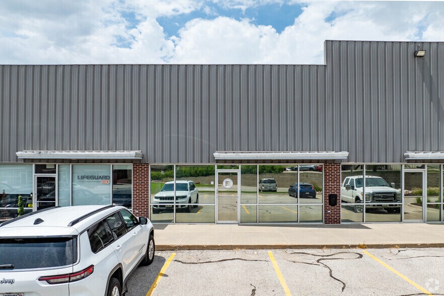 14503 Grover St, Omaha, NE à louer - Photo de l’immeuble – Image 2 sur 23