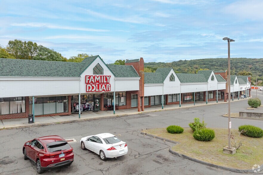 96 Cross St, Naugatuck, CT à louer - Photo de l’immeuble – Image 3 sur 5