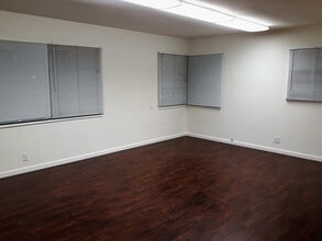 1511 Pontius Ave, Los Angeles, CA à louer Photo de l’immeuble– Image 1 sur 11