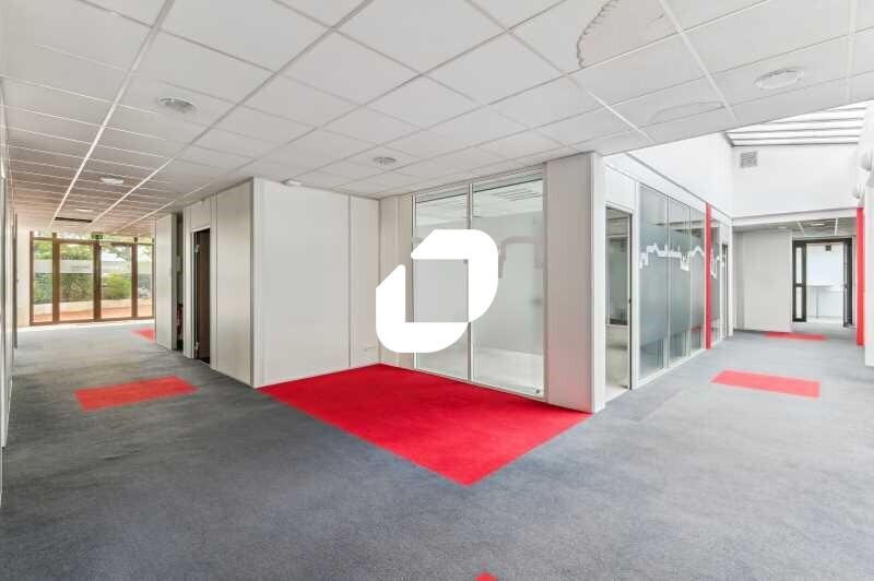 Bureau dans Courbevoie à vendre - Photo de l’immeuble – Image 1 sur 14