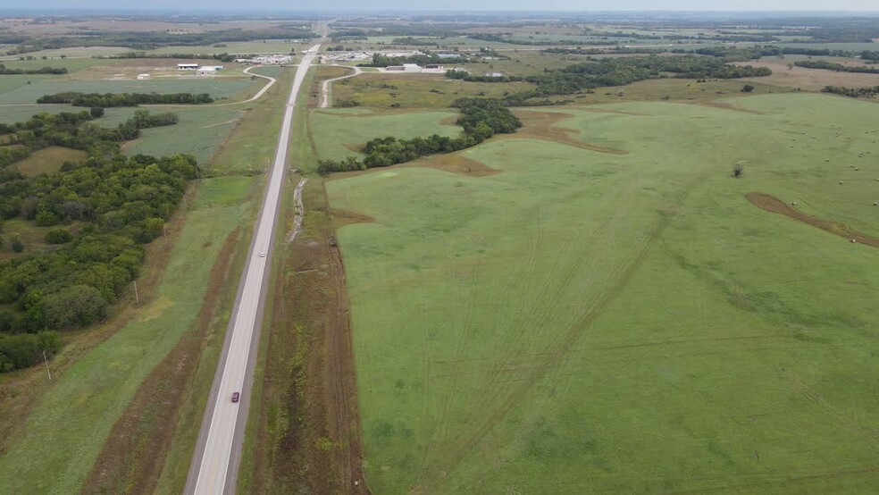 0 US 75 Highway, Lebo, KS à vendre - Vidéo sur l’annonce professionnelle – Image 2 sur 6