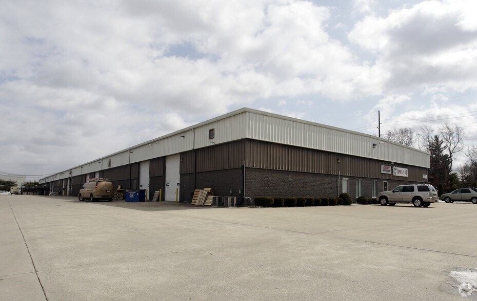 2516 Industrial Park Dr, Goshen, IN à louer - Photo de l’immeuble – Image 2 sur 17