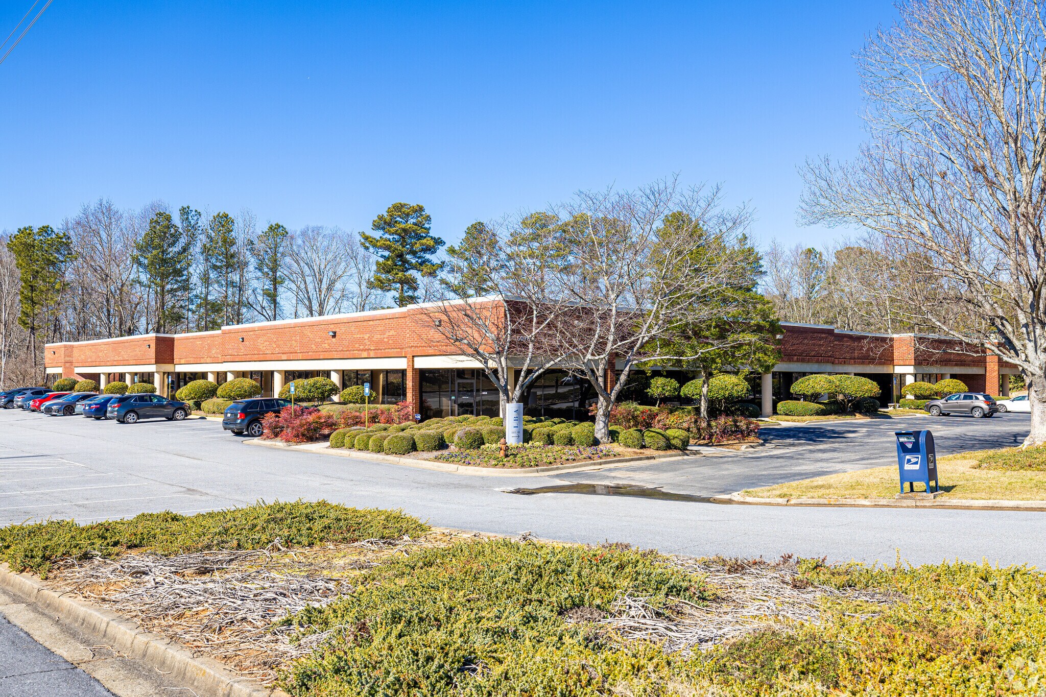 5076 Winters Chapel Rd, Atlanta, GA à louer Photo principale– Image 1 sur 10