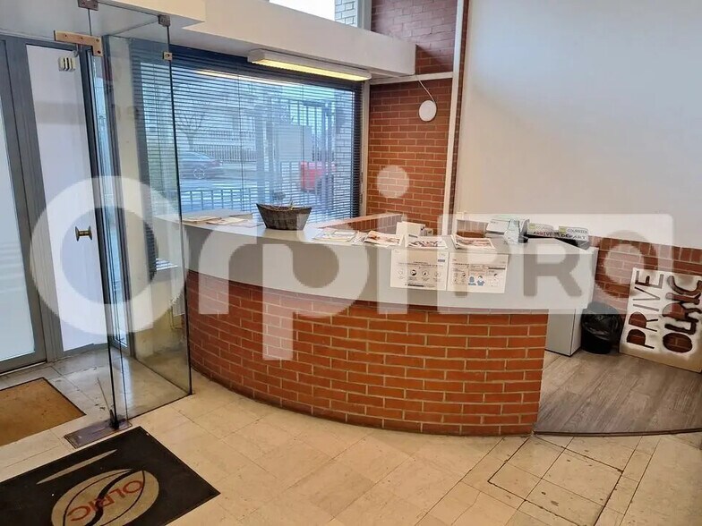 Bureau dans Senlis à louer - Photo de l’immeuble – Image 1 sur 11